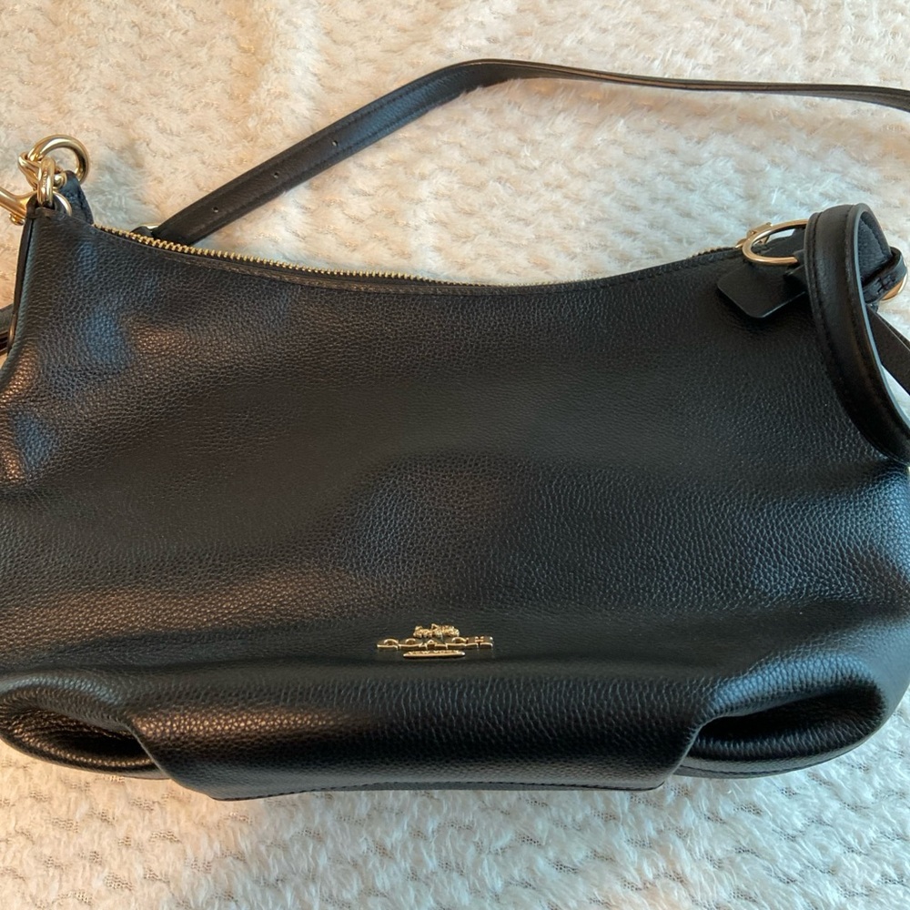 Coach Pebble Small Hobo Bag Black Gold Hardware Zipper Accent Designer